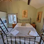 Super District In Heart Of 3 Double Beds Ferienhaus Kendal