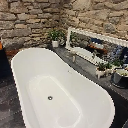 Super District In Heart Of 3 Double Beds Tatil Evi *