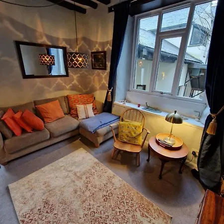 Super District In Heart Of 3 Double Beds Holiday home Kendal