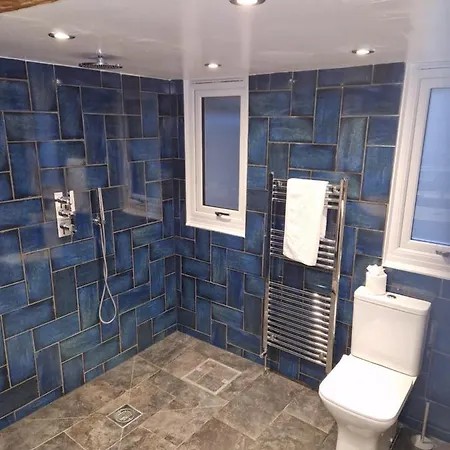 بيت للعطل Super District In Heart Of 3 Double Beds *